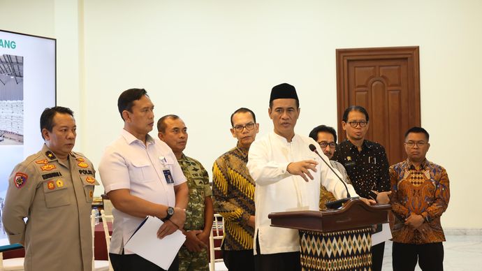 Menteri Pertanian (Mentan) Andi Amran Sulaiman melakukan tindakan tegas terhadap masuknya 250 ton beras ilegal dari Thailand melalui Sabang, Aceh. 