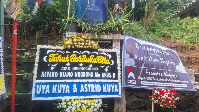 Situasi di rumah duka anak laki-laki bernama Alvaro Kiano Nugroho (6) yang hilang di Pesanggrahan, Jakarta Selatan, Senin 24 November 2025. ANTARA/Luthfia Miranda Putri.