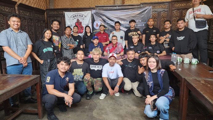 Remaja Depok diajak menjauhi tawuran dan narkoba. 