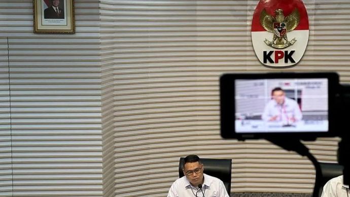 Pelaksana tugas Deputi Penindakan dan Eksekusi Komisi Pemberantasan Korupsi Asep Guntur Rahayu memberikan keterangan di Gedung Merah Putih KPK Jakarta, Senin 24 November 2025. ANTARA/Rio Feisal/pri.