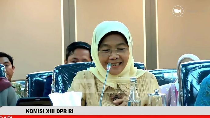 Tangkapan layar-Ketua Komnas Perempuan Maria Ulfah Ansor dalam Rapat Dengar Pendapat (RDP) dengan Komisi XIII DPR RI yang dipantau di Jakarta pada Selasa, 25 November 2025. ANTARA/Lintang Budiyanti Prameswari.
