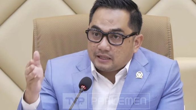 Ketua Komisi II DPR RI Rifqinizamy Karsayuda saat memimpin rapat di kompleks parlemen, Jakarta, Selasa, 25 November 2025. ANTARA/HO-DPR.