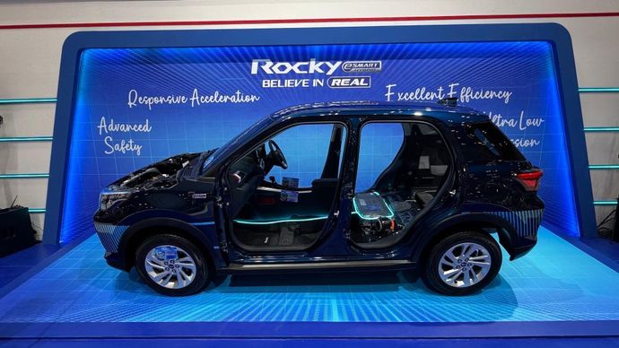 Technologi exhibit Rocky Hybrid jadi sarana edukasi di Booth Daihatsu GJAW 2025. (Foto: Istimewa)