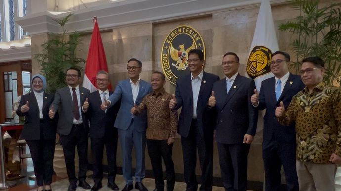 Menteri Keuangan (Menkeu) Purbaya Yudhi Sadewa bertemu Menteri Energi dan Sumber Daya Mineral (ESDM) Bahlil Lahadalia untuk membahas pengamanan sektor energi menjelang akhir tahun. 