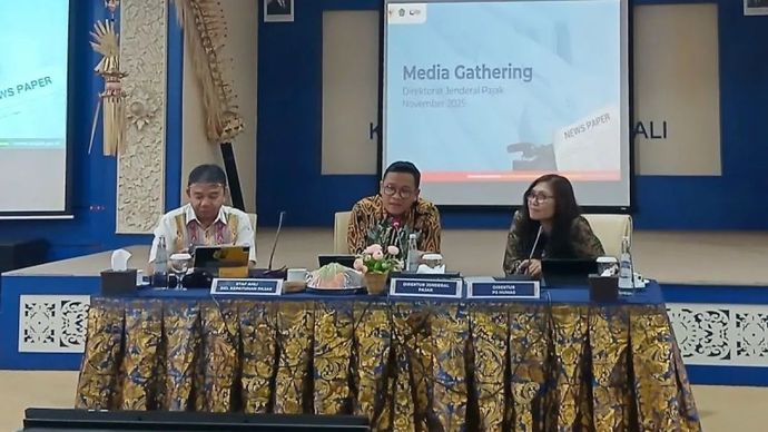Direktur Jenderal Pajak Kementerian Keuangan Bimo Wijayanto menyampaikan pemaparan dalam Media Gathering, di Kantor Wilayah Direktorat Jenderal Pajak Bali Denpasar, Bali, Selasa, 25 November 2025. Direktorat Jenderal Pajak Kementerian Keuangan mengungkapkan 5,74 juta wajib pajak telah berhasil melakukan aktivasi akun pada sistem Coretax hingga 20 November 2025. ANTARA/Uyu Septiyati Liman