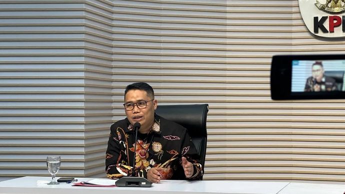 Pelaksana tugas Deputi Penindakan dan Eksekusi Komisi Pemberantasan Korupsi Asep Guntur Rahayu memberikan keterangan di Gedung Merah Putih KPK Jakarta, Selasa, 25 November 2025. ANTARA/Rio Feisal.