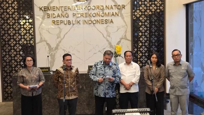 Konferensi Pers yang digelar di Kementerian Koordinator Bidang Perekonomian, Jakarta, Rabu 26 November 2025 (ANTARA/Bayu Saputra)