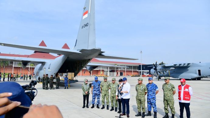 Pemerintah kembali mengirimkan bantuan penanganan bencana alam ke tiga provinsi terdampak&mdash;Aceh, Sumatra Utara, dan Sumatra Barat&mdash;pada Jumat pagi, 28 November 2025.