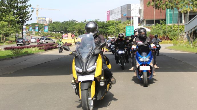 BRI Kantor Cabang (Kanca) Depok memiliki komunitas sepeda motor. Adapun nama yang disepakati sejak 10 tahun lalu ini yaitu Bikers BRI Kanca Depok (BRIKADE).