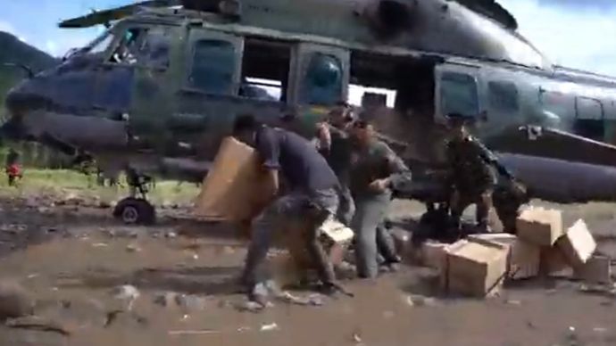 TNI kirim logistik ke korban bencana di Gayo Lues, Aceh. 