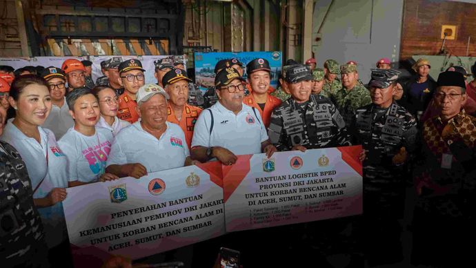 Wagub Rano Lepas Bantuan Kemanusiaan untuk Korban Bencana Sumatera