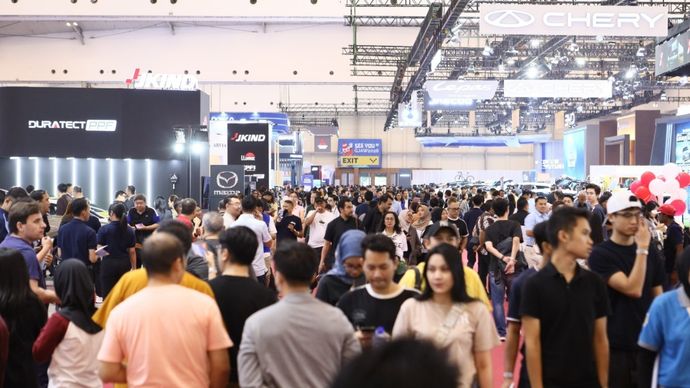 Pengunjung antusias menghadiri pameran otomotif akhir tahun, GJAW 2025. (Foto: Istimewa)  