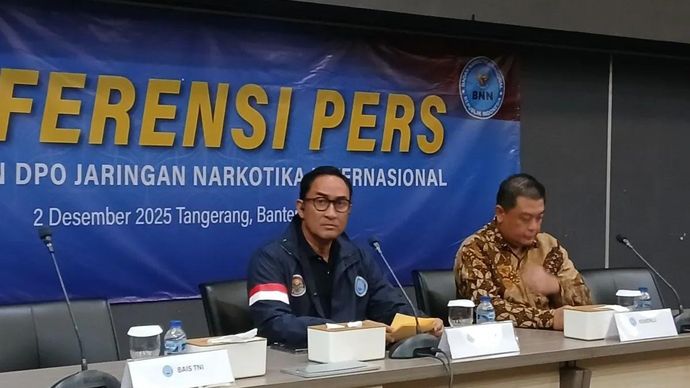 Kepala BNN RI Komjen Pol Suyudi Ario Setomemberikan keterangan dalam konferensi pers ungkap kasus gembong narkoba jaringan internasional. (ANTARA/Azmi Samsul M)