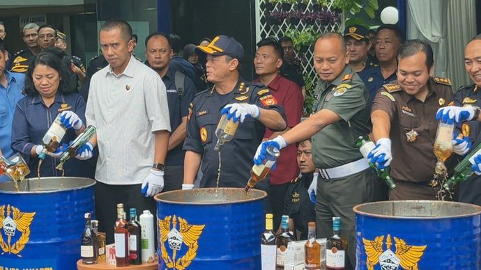 Direktur Jenderal Bea dan Cukai, Letjen TNI (Purn.) Djaka Budhi Utama