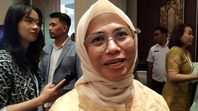 Staf Ahli Menteri Pariwisata Masruroh diwawancarai wartawan di sela Musyawarah Daerah PHRI Bali ke-15, di Denpasar, Bali, Rabu, 3 Desember 2025. ANTARA/Dewa Ketut Sudiarta Wiguna