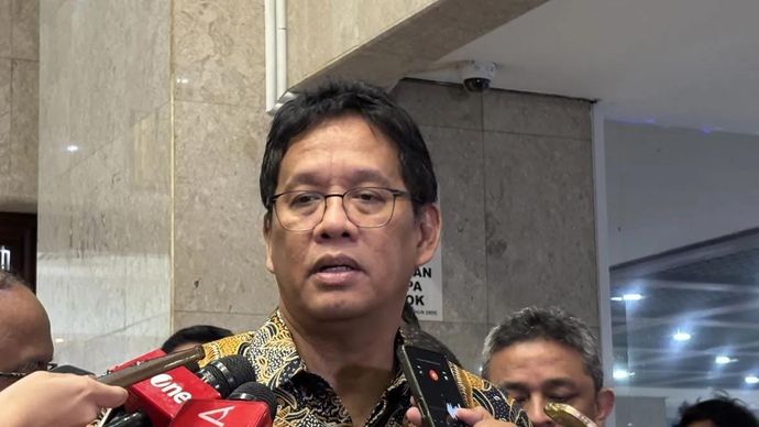 Menteri Keuangan (Menkeu) Purbaya Yudhi Sadewa menjawab pertanyaan wartawan saat ditemui di Kompleks Parlemen, Jakarta, Kamis 4 Desember 2025. ANTARA/Imamatul Silfia