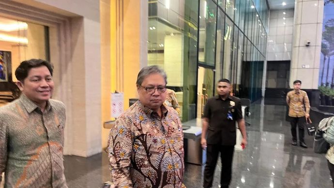 Menteri Koordinator Bidang Perekonomian Airlangga Hartarto pasca Rapat Dewan Pengawas Danantara di Jakarta, Jumat 5 Desember 2025. ANTARA/Muhammad Baqir Idrus Alatas.