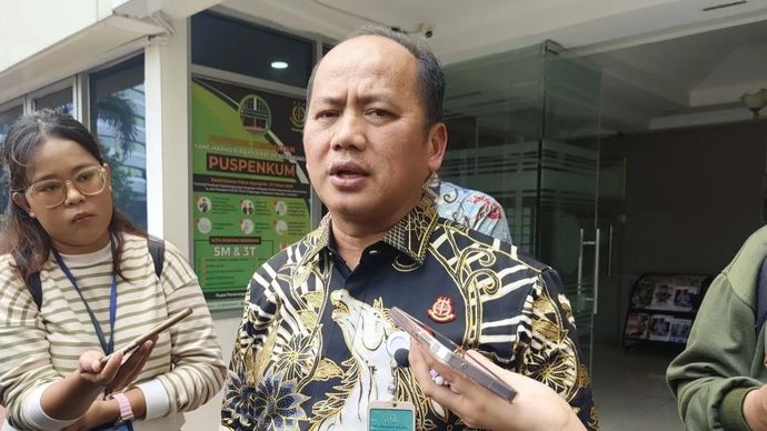 Kepala Pusat Penerangan Hukum (Kapuspenkum) Kejaksaan Agung Anang Supriatna memberikan keterangan pers di Gedung Kejaksaan Agung, Jakarta, Jumat, 5 Desember 2025. ANTARA/Nadia Putri Rahmani