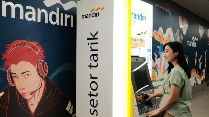 Menyambut periode Natal 2025 dan Tahun Baru 2026 (Nataru), Bank Mandiri menyiapkan kebutuhan uang tunai secara net sebesar Rp25 triliun, meningkat 5,8 persen dibandingkan realisasi tahun sebelumnya.  