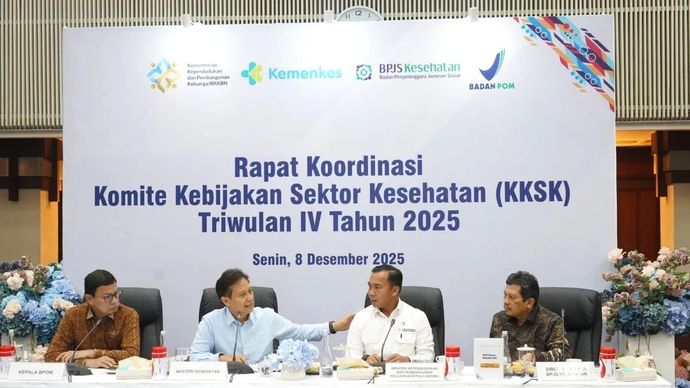 Dari kanan ke kiri: Direktur Utama BPJS Kesehatan Ali Ghufron Mukti, Mendukbangga/Kepala BKKBN Wihaji, Menkes Budi Gunadi Sadikin, Kepala BPOM Taruna Ikrar dalam Rapat Koordinasi Komite Kebijakan Sektor Kesehatan (KKSK) di Jakarta, Senin, 8 Desember 2025. ANTARA/HO-Kemendukbangga/BKKBN.