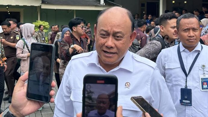 Kepala Badan Gizi Nasional Dadan Hindayana memberikan keterangan setelah menghadiri acara peringatan Hari Antikorupsi Sedunia 2025, di Kompleks Kepatihan, Kota Yogyakarta, Daerah Istimewa Yogyakarta, Selasa 9 Desember 2025. ANTARA/Rio Feisal