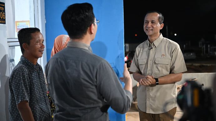 Menteri Transmigrasi M. Iftitah Sulaiman Suryanagara 