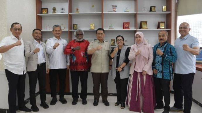 Wamendes Riza Patria Bersama Wakil Gubernur Papua Selatan