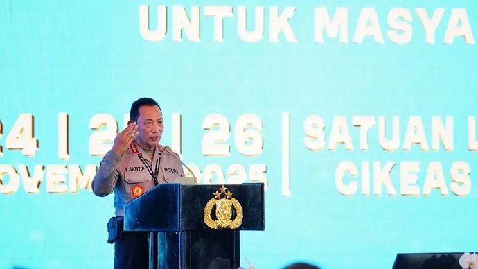 Kapolri Jenderal Pol. Listyo Sigit Prabowo berbicara dalam acara Apel Kasatwil di Mako Satuan Latihan Korbrimob Polri, Cikeas, Bogor, Jawa Barat, Senin 24 November 2025. ANTARA/HO-Divisi Humas Polri/aa. (Handout Divisi Humas Polri)