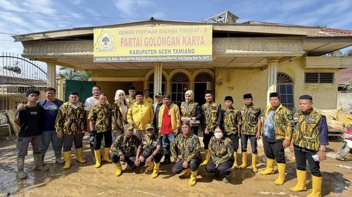 Pengurus Pusat Angkatan Muda Partai Golkar (PP AMPG) meninjau langsung kondisi Aceh pascabencana. (ANTARA/HO-AMPG)