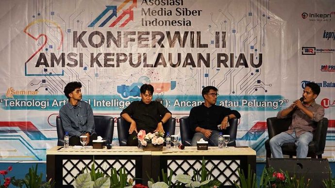 Asosiasi Media Siber Indonesia (AMSI) Kepulauan Riau menggelar seminar bertajuk &ldquo;AI: Ancaman atau Peluang?&rdquo; yang menyasar mahasiswa dan pelaku media di Tanjungpinang/ist