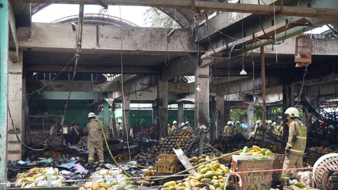 Kebakaran di Pasar Induk Kramat Jati