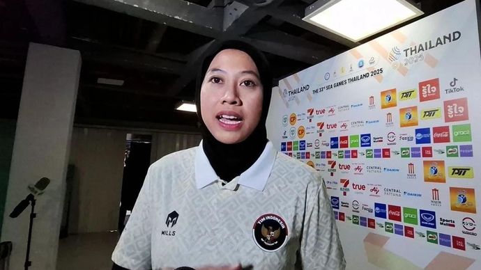 Kapten Timnas Bola Voli Putri Indonesia Megawati Hangestri memberikan keterangan pada wartawan usai pertandingan perebutan tempat ketiga lawan Filipina pada SEA Games 2025, di Hua Mak Indoor Stadium, Bangkok, Senin 15 Desember 2025. (ANTARA/Aditya Ramadhan)