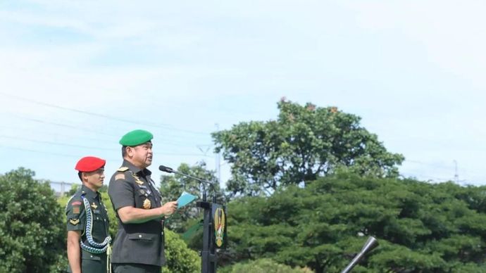 KSAD Jenderal TNI Maruli Simanjuntak saat memimpin upacara peringatan ke-80 Hari Juang TNI Angkatan Darat di Lapangan Brigif 15/Kujang, Cimahi, Jawa Barat, Senin 15 Desember 2025. ANTARA/HO-Humas TNI AD.