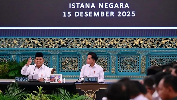 Presiden Prabowo Subianto memimpin Sidang Kabinet Paripurna bersama para pejabat Kabinet Merah Putih di Istana Negara, Jakarta, Senin 15 Desember 2025. ANTARA/HO-Biro Pers Sekretariat Presiden