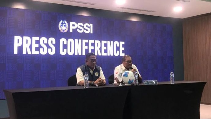Anggota Komite Eksekutif PSSI (Exco PSSI) Endri Erawan dan Ketua Badan Tim Nasional (BTN) Sumardji.