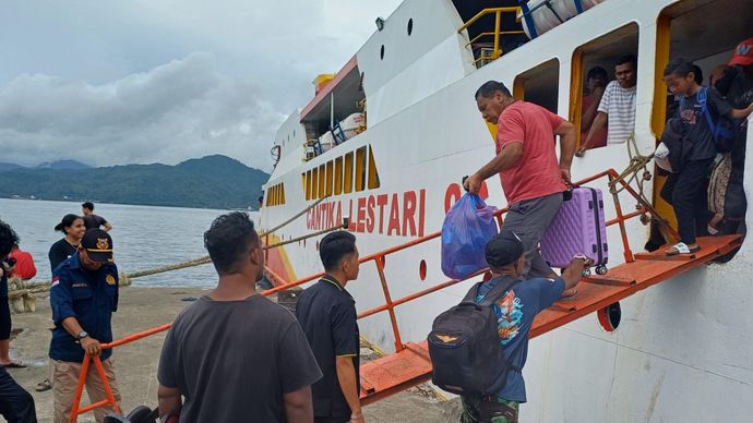 Kementerian Perhubungan melalui Direktorat Jenderal Perhubungan Laut kembali menyediakan 17.239 tiket kapal laut gratis yang tersebar pada 55 ruas pelayaran pada periode Natal 2025 dan Tahun Baru 2026. 