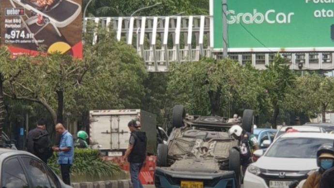 Kecelakaan Taksi di Bekasi