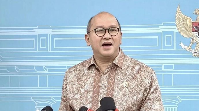 Menteri Investasi dan Hilirisasi Rosan Roeslani menyampaikan keterangan terkait progres pembangunan Kampung Haji di Arab Saudi seusai menemui Presiden RI Prabowo Subianto di kompleks Istana Kepresidenan RI, Jakarta, Rabu 17 Desember 2025. (ANTARA/Cahya Sari)