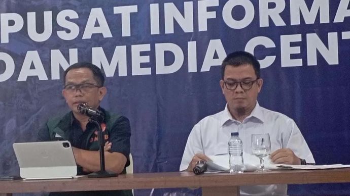 Kepala Pusat Data Informasi dan Komunikasi Kebencanaan BNPB Abdul Muhari (kiri). ANTARA/M Haris SA
