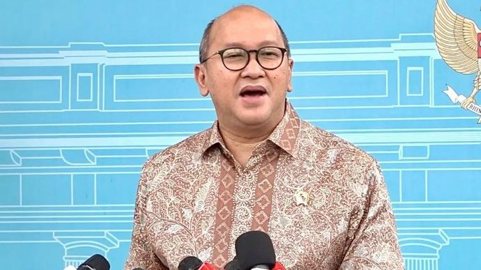 CEO Danantara Indonesia sekaligus Menteri Investasi dan Hilirisasi Rosan Roeslani memberikan keterangan pers di Kompleks Istana Kepresidenan, Jakarta, Rabu 17 Desember 2025. ANTARA/Cahya Sari.
