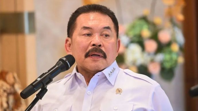 Jaksa Agung ST Burhanuddin memberikan keterangan pers usai menandatangani nota kesepahaman dengan Kementerian Perumahan dan Kawasan Permukiman (PKP) di Gedung Utama Kejaksaan Agung, Jakarta, Selasa, 23 September 2025. Kejagung dan Kementerian Perumahan dan Kawasan Permukiman (PKP) bekerja sama dalam pendampingan program penyediaan lahan tempat tinggal. ANTARA FOTO/Rivan Awal Lingga/bar