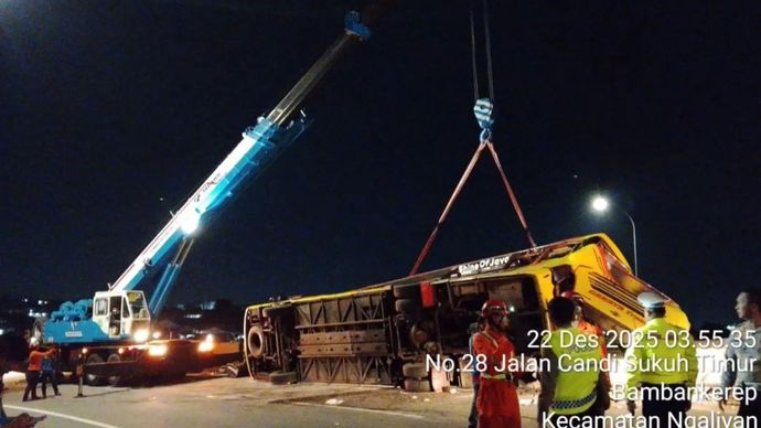 Kecelakaan Bus di Tol Krapyak