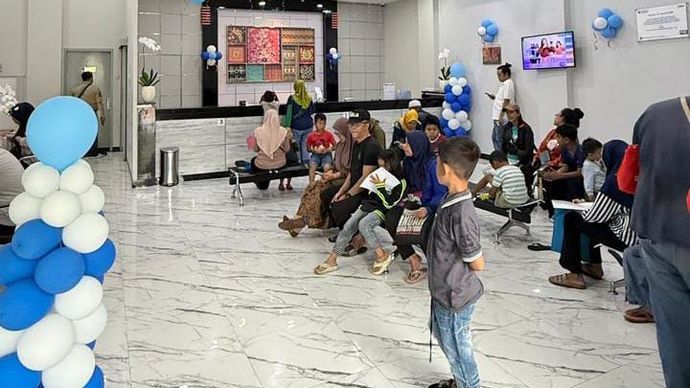 Bank Rakyat Indonesia (BRI) Branch Office (BO) Bekasi Harapan Indah (HI) melayani penyaluran Program Indonesia Pintar (PIP).