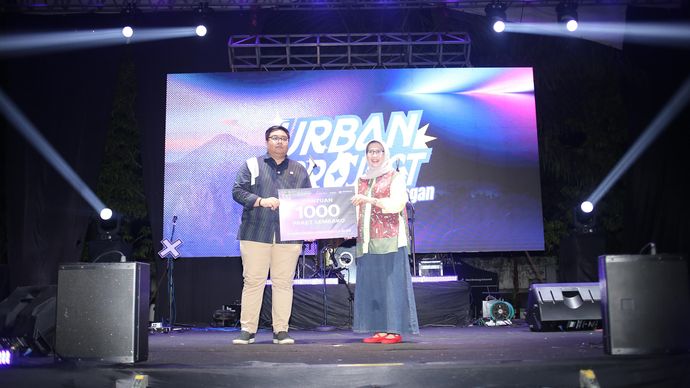 Kawendra Lukistian Salurkan 1.000 Paket Sembako untuk Korban Erupsi Semeru di Lumajang 