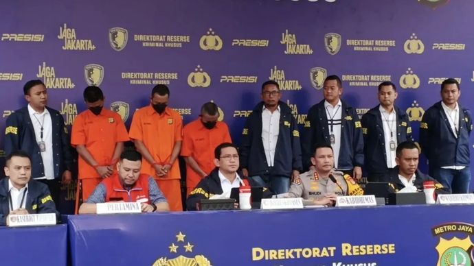 Konferensi pers pengungkapan kasus minyak dan gas bumi serta metrologi legal oleh Ditreskrimsus Polda Metro Jaya, pada Rabu, 24 Desember 2025. ANTARA/Ilham Kausar