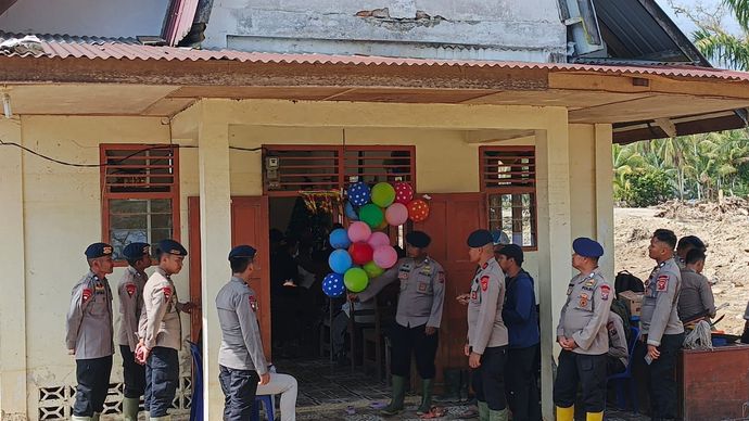 Polri Ubah Posko Pengungsian Jadi Gereja di Sumut