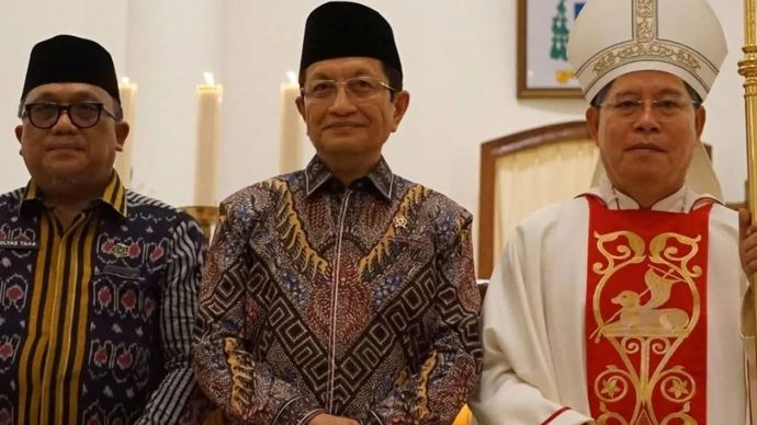 Menteri Agama Nasaruddin Umar saat meninjau perayaan Natal Gereja Katedral Hati Tersuci Maria Manado. ANTARA/HO-Kemenag