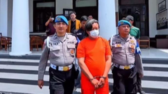  Pria Berjaket Ojol Tipu Pembeli Emas di Bandung Tembak Korban Ditangkap Polisi 