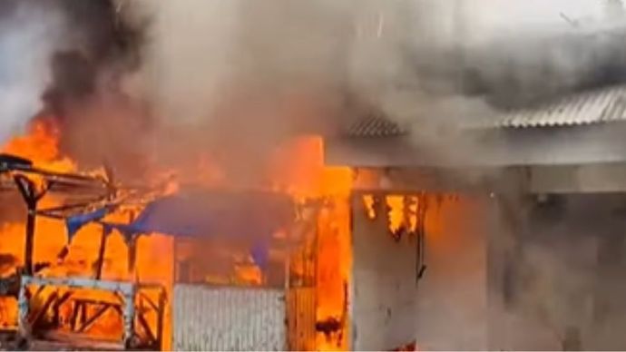 Kebakaran di Jalan Pajak Raya Larangan Tangerang