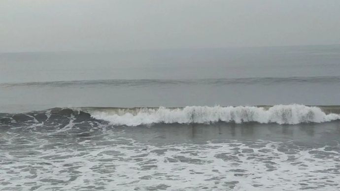Ombak di Pantai Purnama, Kabupaten Gianyar, Bali, Jumat, 26 Desember 2025. ANTARA/Dewa Ketut Sudiarta Wiguna